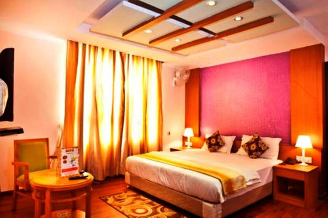 Hotel Vipul Grand Gurgaon Extérieur photo