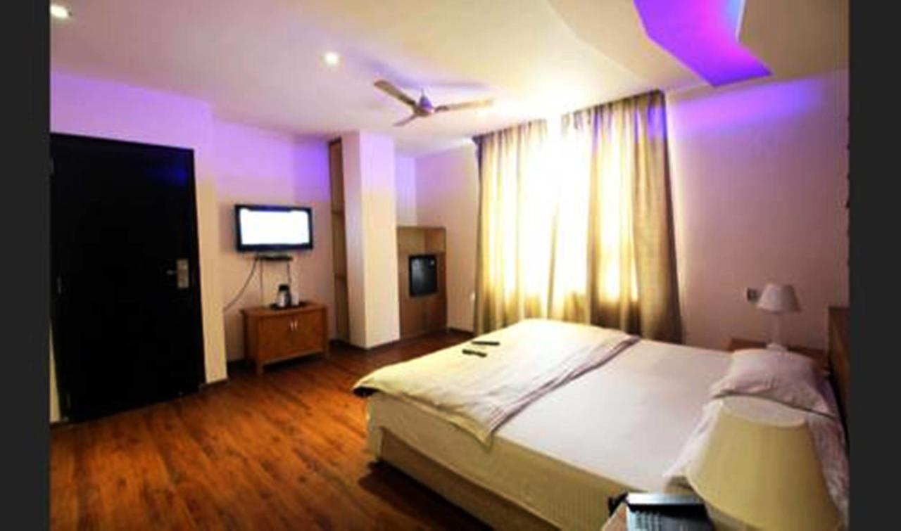 Hotel Vipul Grand Gurgaon Extérieur photo
