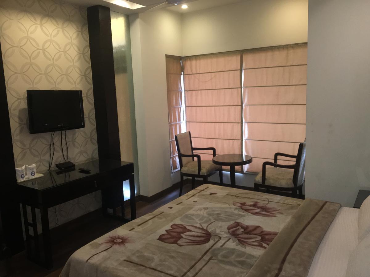 Hotel Vipul Grand Gurgaon Extérieur photo